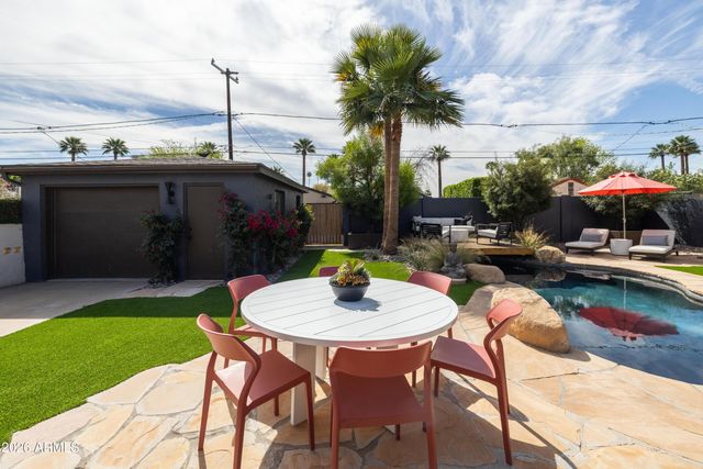 517 W HOLLY Street, Phoenix, AZ 85003