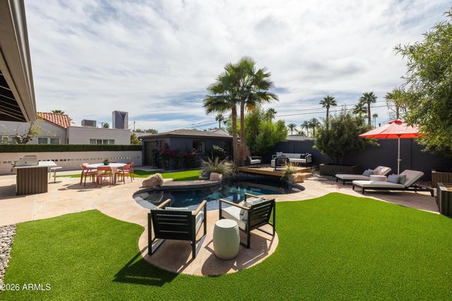 517 W HOLLY Street, Phoenix, AZ 85003