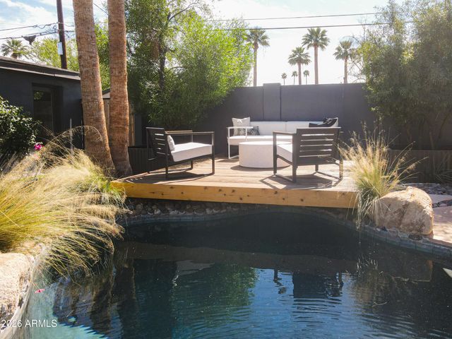 517 W HOLLY Street, Phoenix, AZ 85003