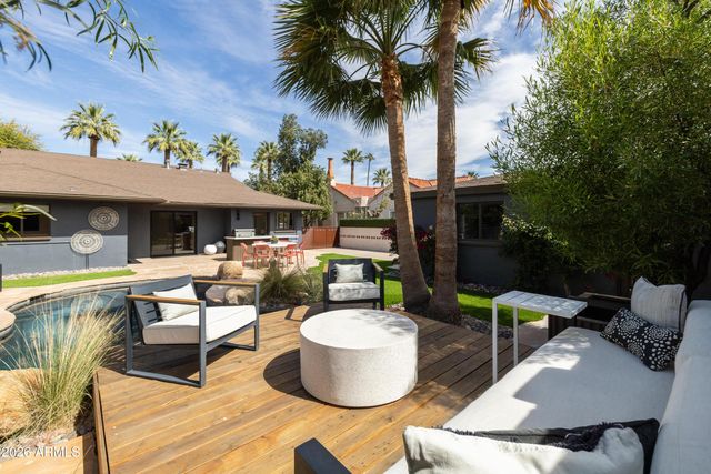 517 W HOLLY Street, Phoenix, AZ 85003