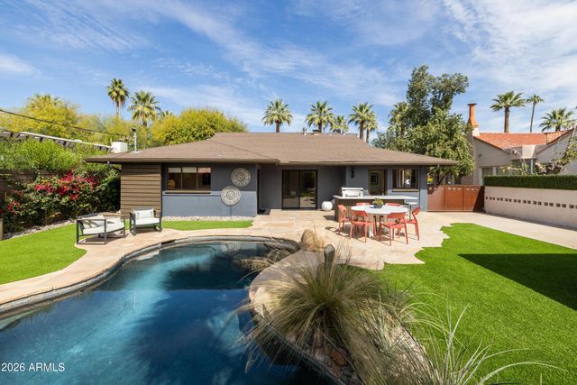 517 W HOLLY Street, Phoenix, AZ 85003