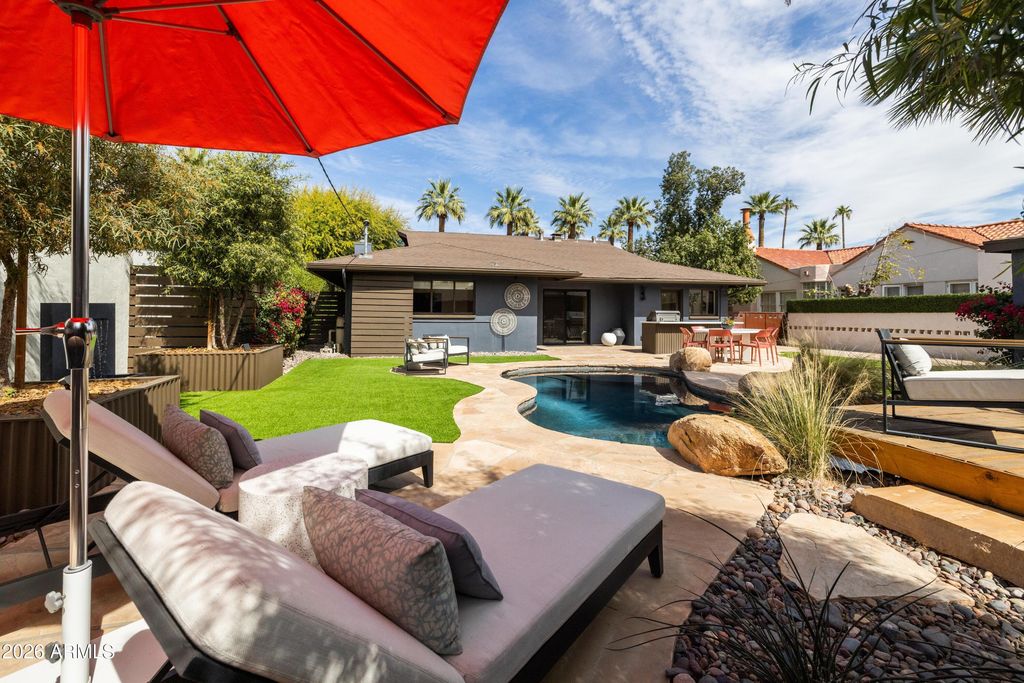 517 W HOLLY Street, Phoenix, AZ 85003