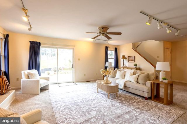 2012 CEDAR CIRCLE DR, Catonsville, MD 21228