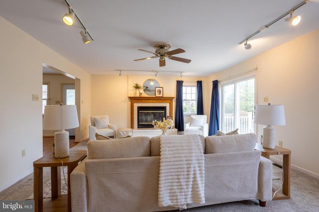 2012 CEDAR CIRCLE DR, Catonsville, MD 21228