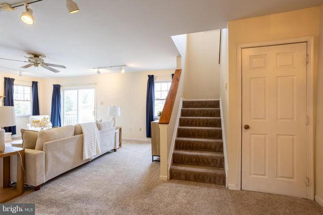 2012 CEDAR CIRCLE DR, Catonsville, MD 21228