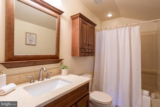 2012 CEDAR CIRCLE DR, Catonsville, MD 21228