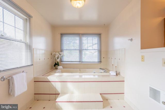 2012 CEDAR CIRCLE DR, Catonsville, MD 21228