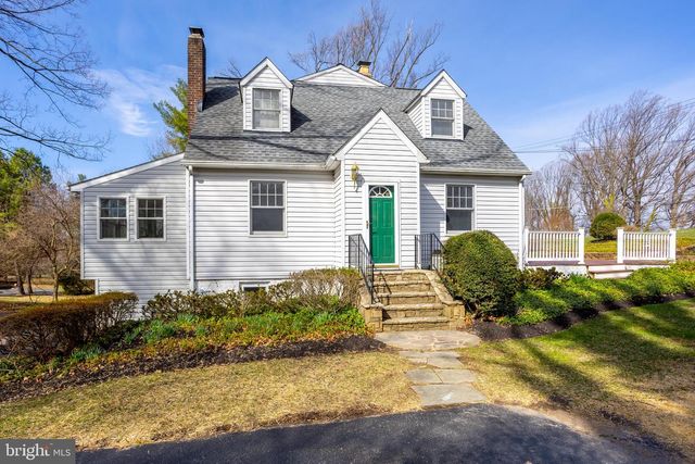 2012 CEDAR CIRCLE DR, Catonsville, MD 21228