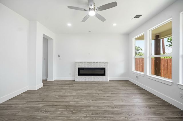 713 Exeter Street, Fort Worth, TX 76104