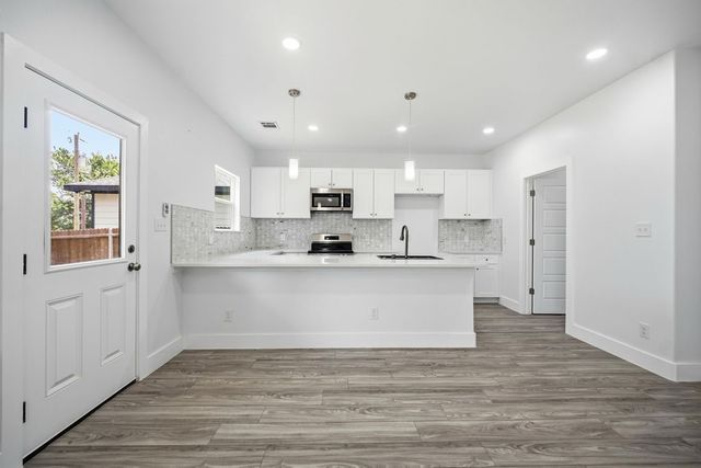 713 Exeter Street, Fort Worth, TX 76104