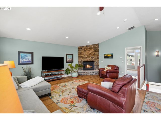 18525 Ne Marine Dr E8, Portland, OR 97230