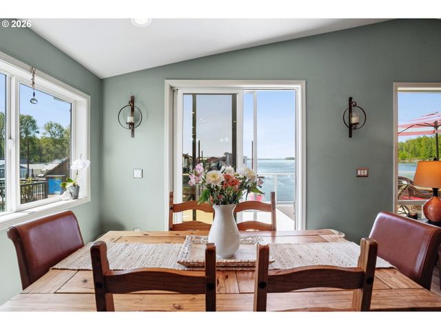 18525 Ne Marine Dr E8, Portland, OR 97230
