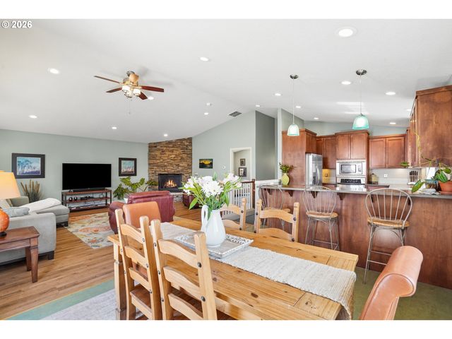 18525 Ne Marine Dr E8, Portland, OR 97230