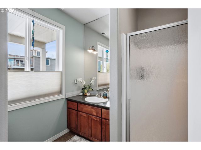 18525 Ne Marine Dr E8, Portland, OR 97230