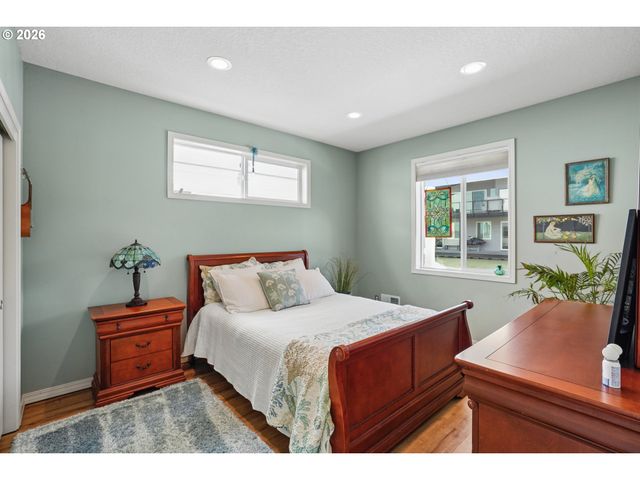 18525 Ne Marine Dr E8, Portland, OR 97230