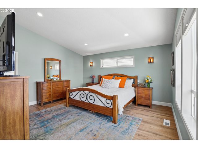 18525 Ne Marine Dr E8, Portland, OR 97230