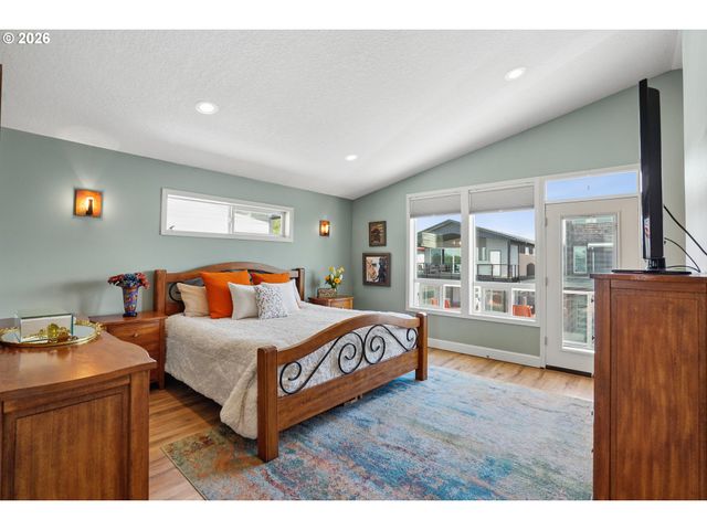 18525 Ne Marine Dr E8, Portland, OR 97230