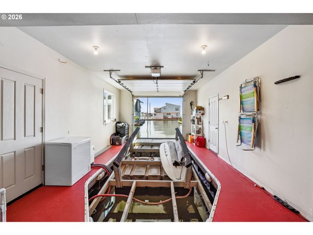 18525 Ne Marine Dr E8, Portland, OR 97230