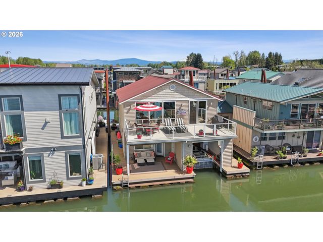 18525 Ne Marine Dr E8, Portland, OR 97230