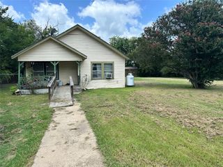 208 Charlie Drive, West Tawakoni, TX 75474