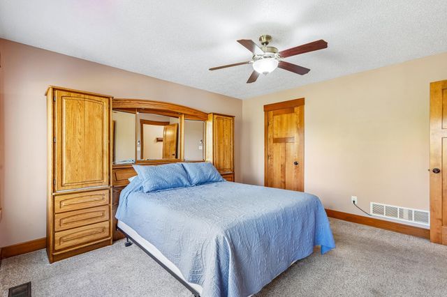 22865 Zion Parkway NW, Oak Grove, MN 55005