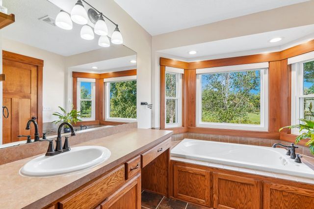 22865 Zion Parkway NW, Oak Grove, MN 55005