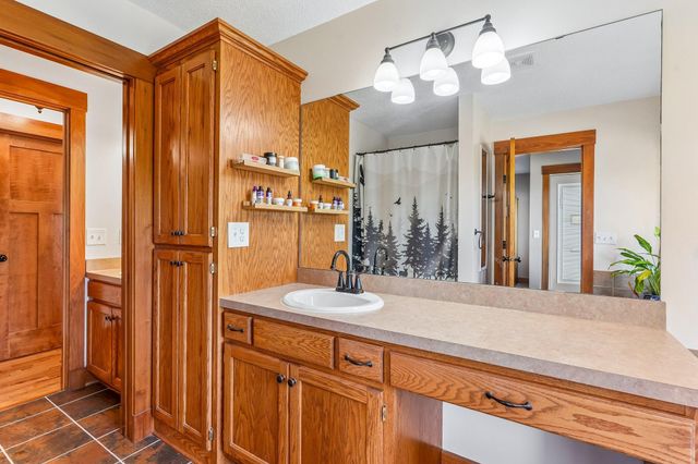22865 Zion Parkway NW, Oak Grove, MN 55005