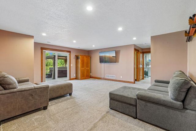 22865 Zion Parkway NW, Oak Grove, MN 55005
