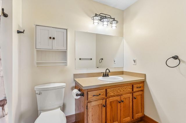 22865 Zion Parkway NW, Oak Grove, MN 55005