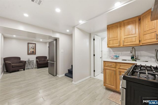 570-572 11th Avenue, Paterson, NJ 07514