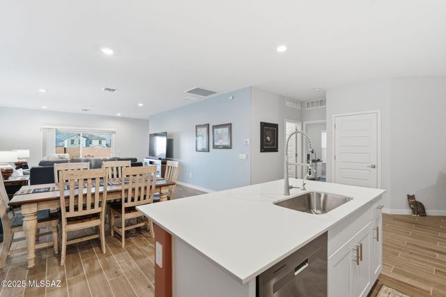 14013 E Crotalus Way, Vail, AZ 85641