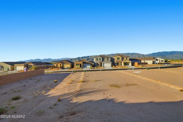 14013 E Crotalus Way, Vail, AZ 85641