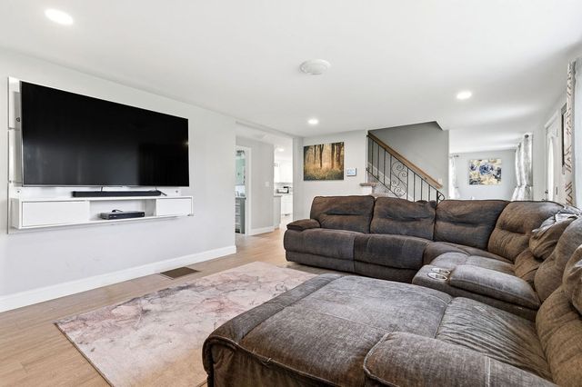 48 Big Rock Ln, Hanson, MA 02341