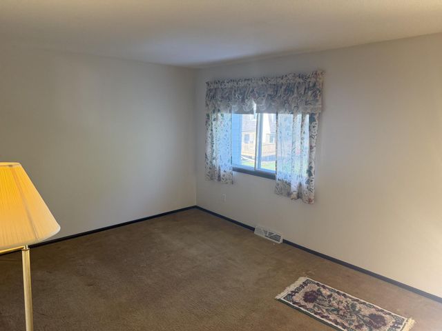 409 Dorland Place, Maplewood, MN 55119