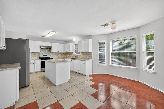 8366 Golf Green Circle, Houston, TX 77036