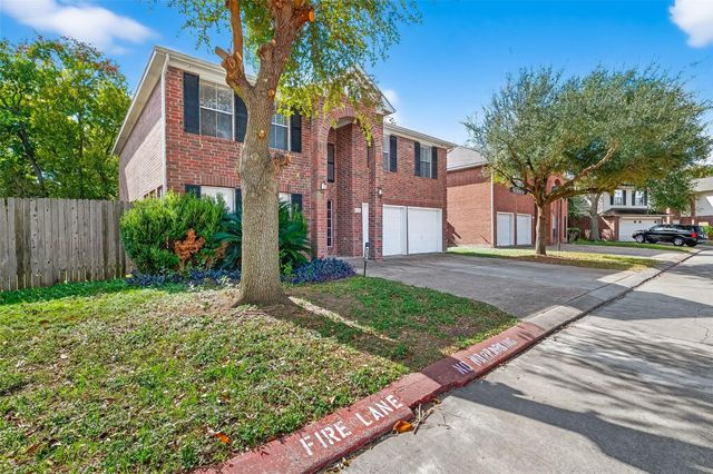 8366 Golf Green Circle, Houston, TX 77036