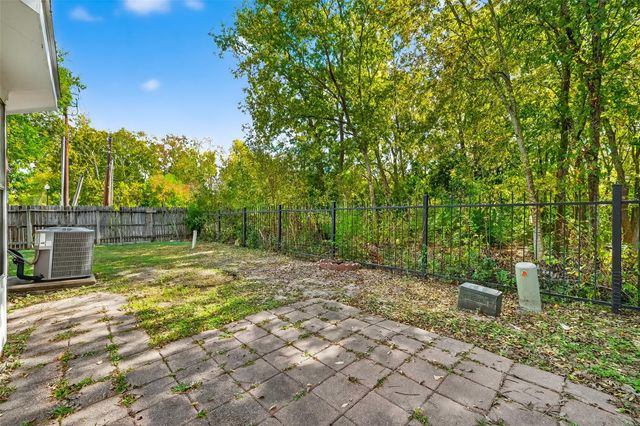 8366 Golf Green Circle, Houston, TX 77036