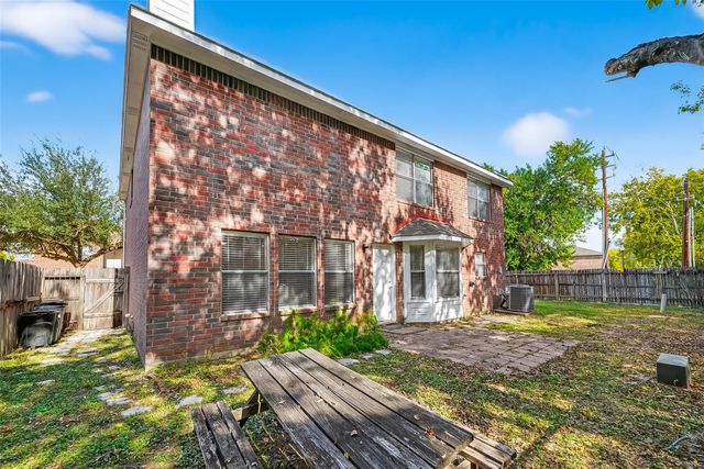 8366 Golf Green Circle, Houston, TX 77036