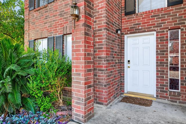 8366 Golf Green Circle, Houston, TX 77036