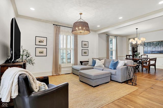 450 W Ash Street, Zionsville, IN 46077