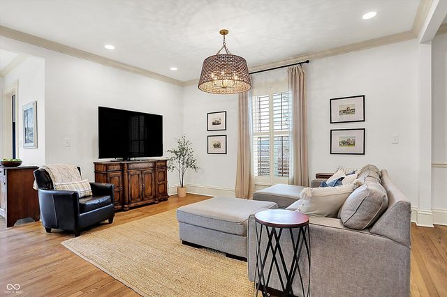 450 W Ash Street, Zionsville, IN 46077