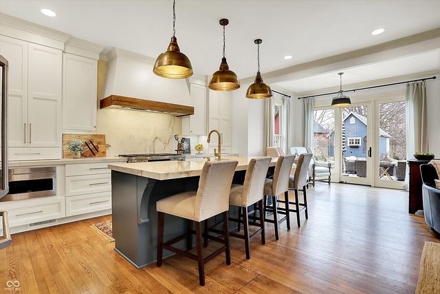 450 W Ash Street, Zionsville, IN 46077