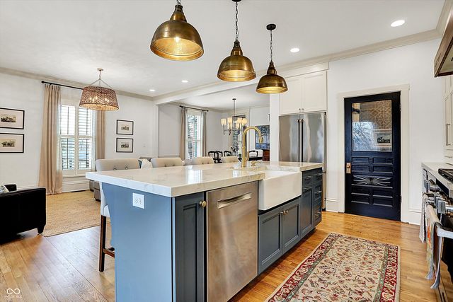 450 W Ash Street, Zionsville, IN 46077