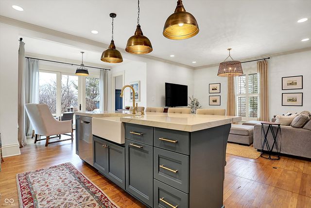 450 W Ash Street, Zionsville, IN 46077