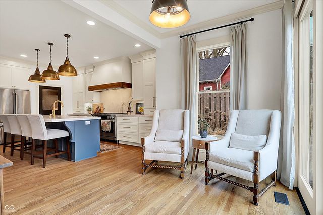 450 W Ash Street, Zionsville, IN 46077