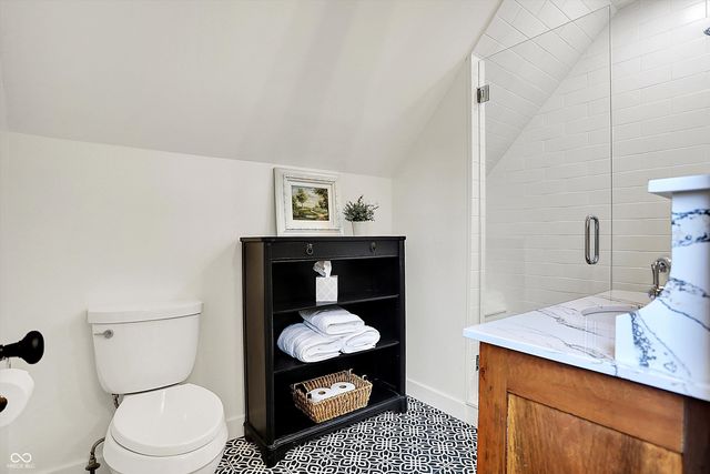 450 W Ash Street, Zionsville, IN 46077