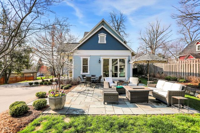 450 W Ash Street, Zionsville, IN 46077