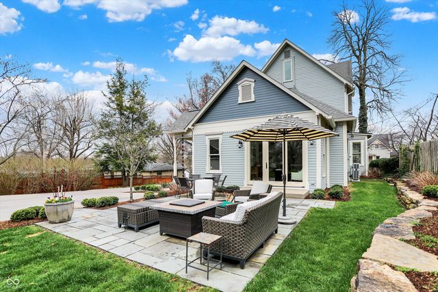 450 W Ash Street, Zionsville, IN 46077