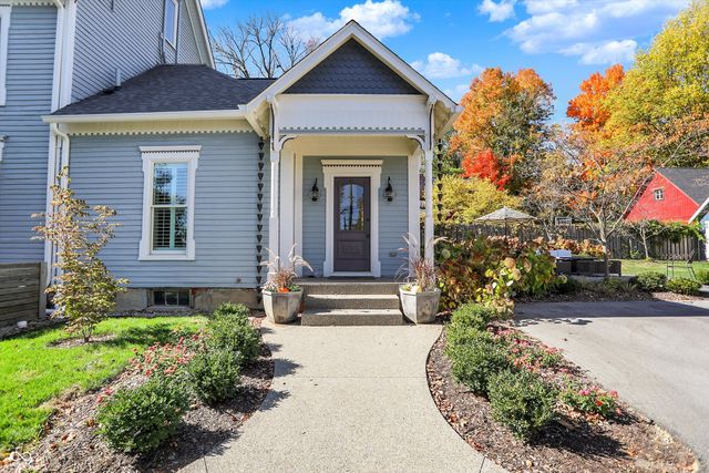 450 W Ash Street, Zionsville, IN 46077