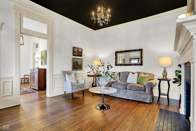 450 W Ash Street, Zionsville, IN 46077